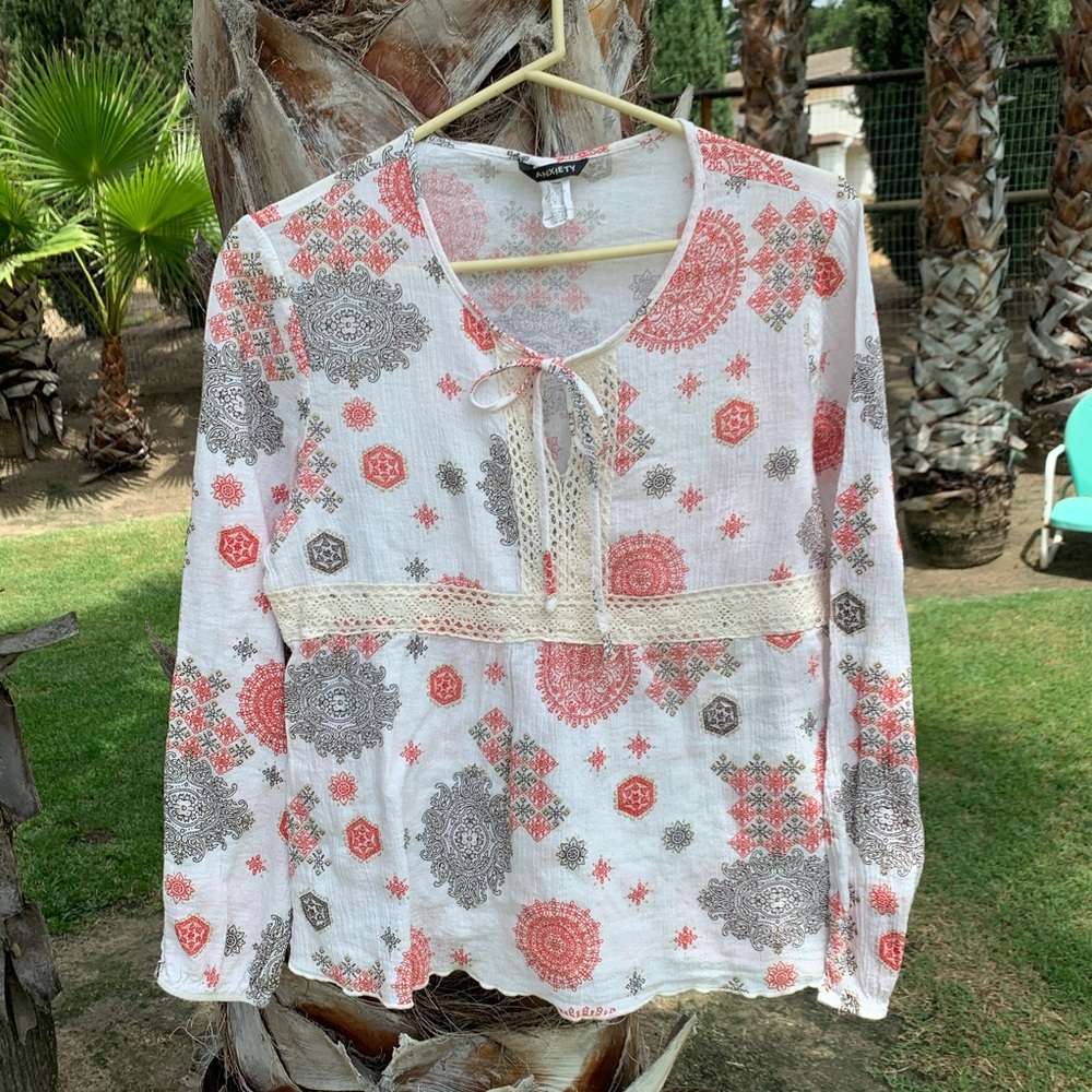 Women’s Anxiety long sleeve top size XL